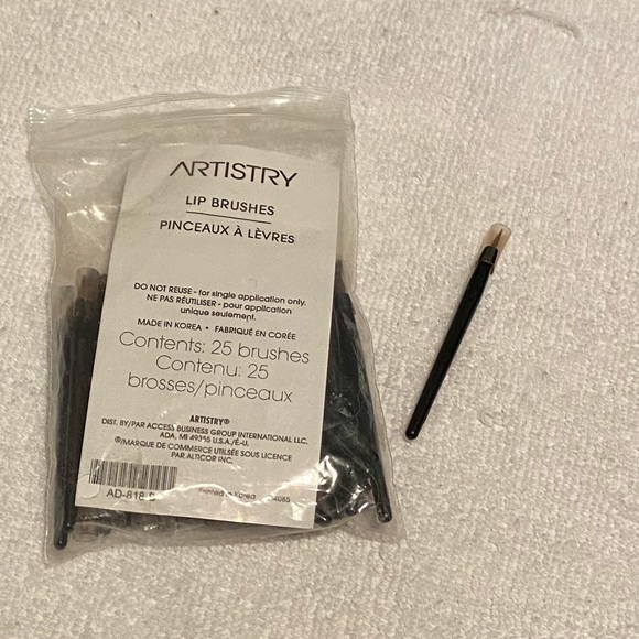 New Artistry Brand Make Up brushes - Picture 14 of 15